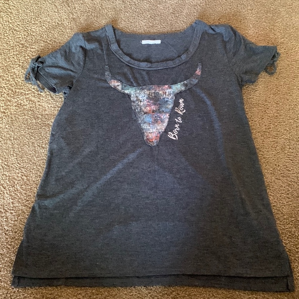 Grey tee shirt with steer skull
